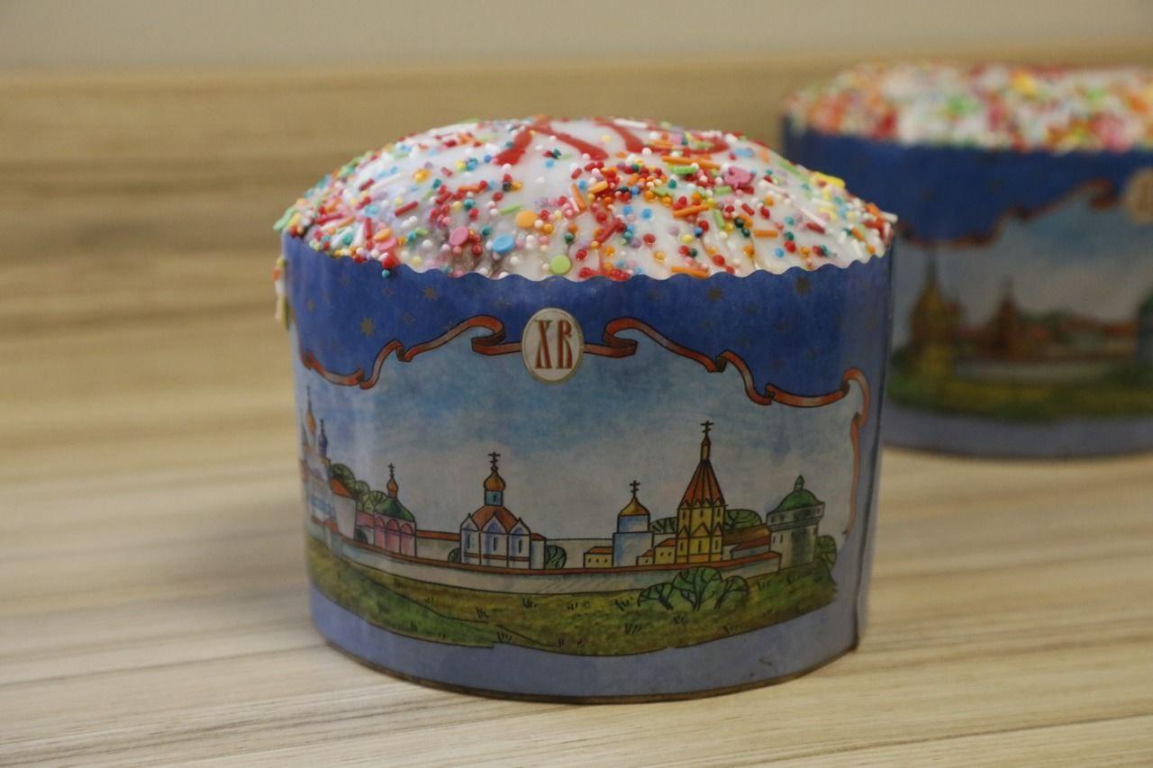 Свердловские медики получат на Пасху тысячи куличей - Фото 1