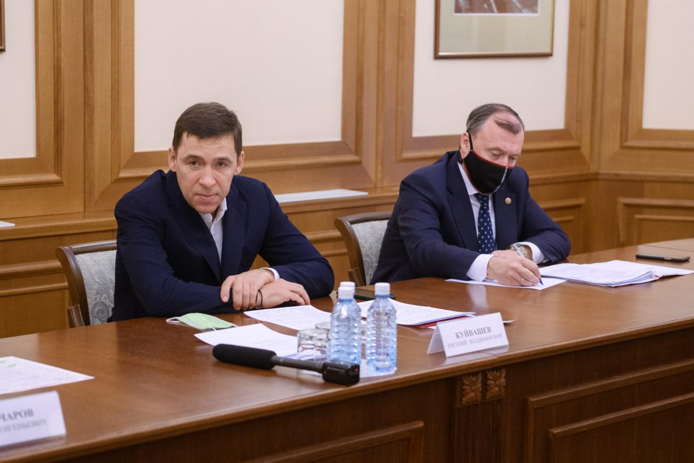 Губернатор Куйвашев на совещании с производителями ИВЛ заявил о дефиците медтехники в больницах - Фото 1