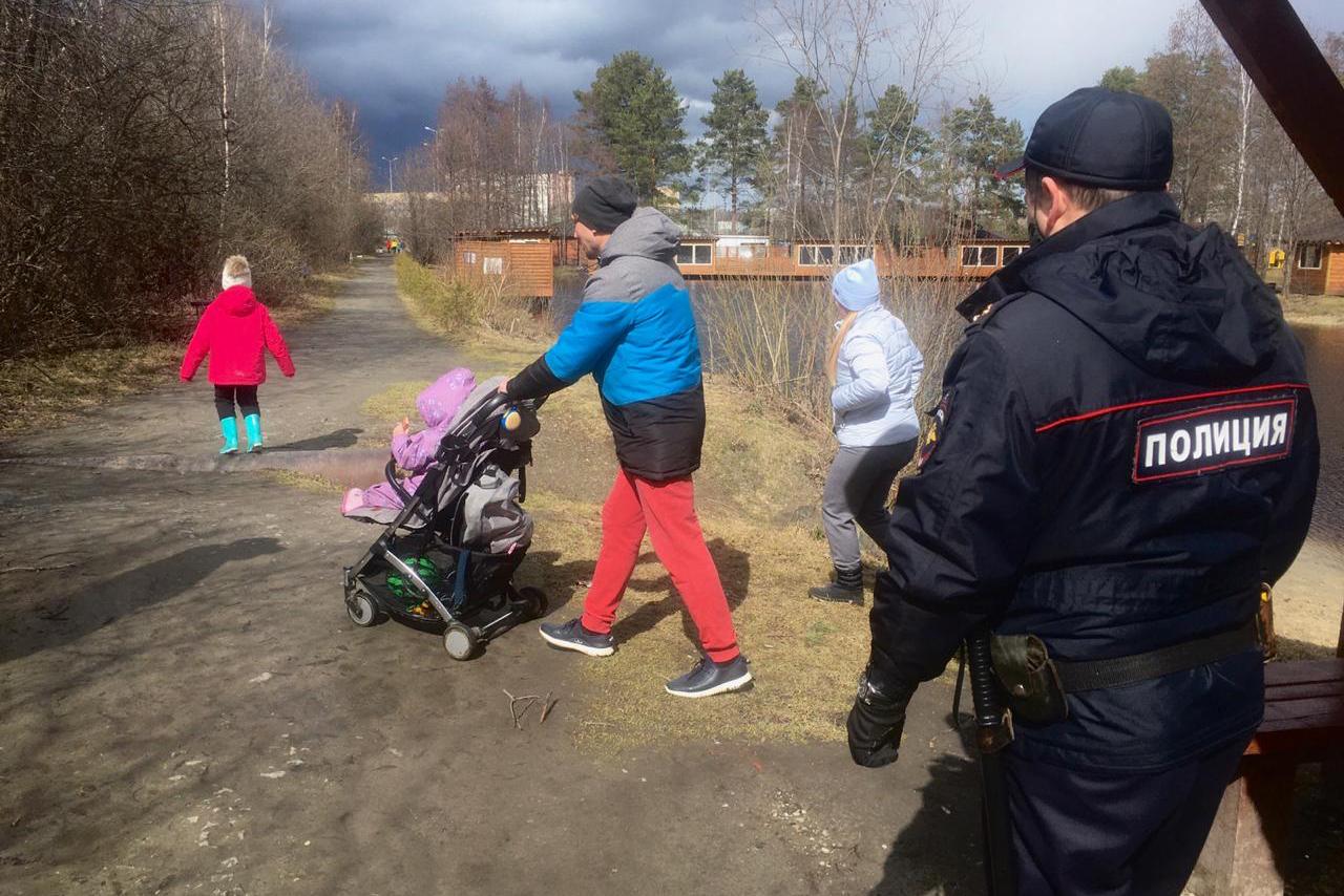 В Екатеринбурге в выходные полиция и МЧС ловили нарушителей противопожарного режима и самоизоляции - Фото 1
