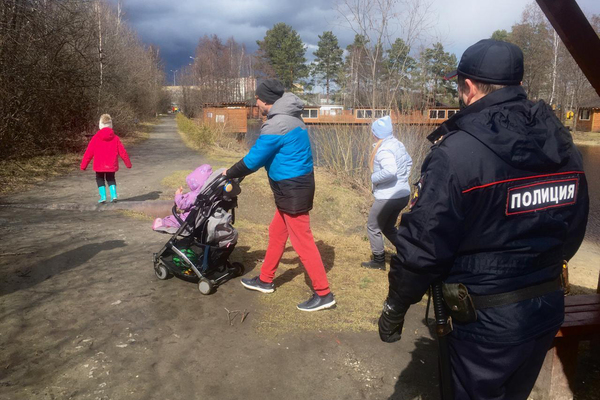 В Екатеринбурге в выходные полиция и МЧС ловили нарушителей противопожарного режима и самоизоляции