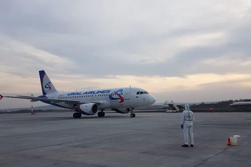 В Екатеринбург вернулись еще 69 туристов, застрявших в Турции - Фото 1