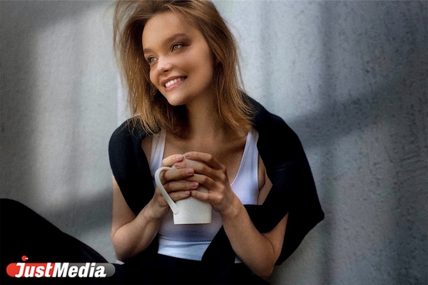 Мария Вьюгова, студентка УрГПУ. «Я люблю наряжаться и не смогу подобрать наряд, если не буду знать, какая сегодня погода». В Екатеринбурге +25 градусов