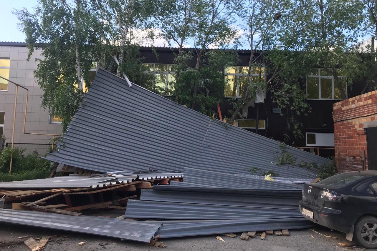 В результате урагана в Свердловской области погибли два человека - Фото 1