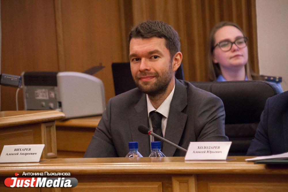 Екатеринбургский депутат предоставил врачам три микроавтобуса, чтобы доставлять пациентов с подозрением на COVID-19 - Фото 1