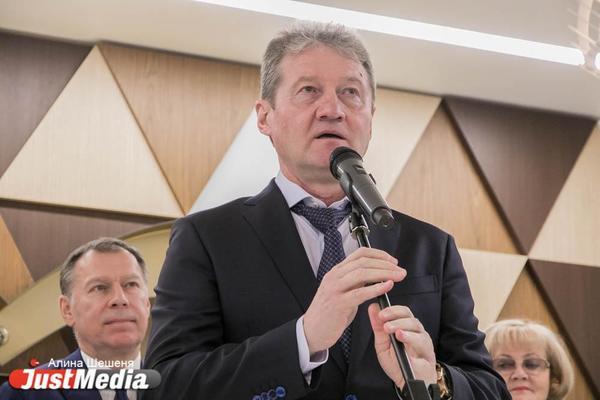 Куйвашев поздравил Козицына с 60-летним юбилеем - Фото 1