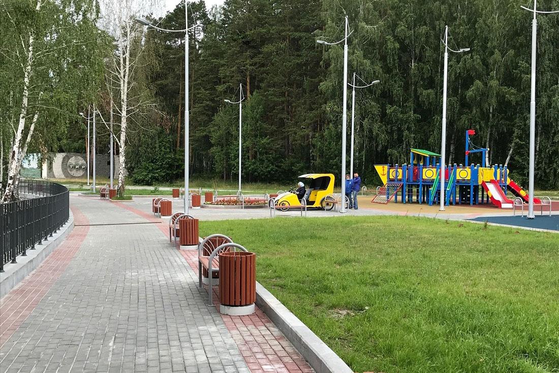 В Заречном открыли благоустроенную набережную Белоярского водохранилища стоимостью 35,5 млн рублей - Фото 1