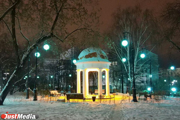 Мэрия Екатеринбурга готовит заявление в полицию, чтобы наказать журналистов за акцию в сквере за Оперным - Фото 1