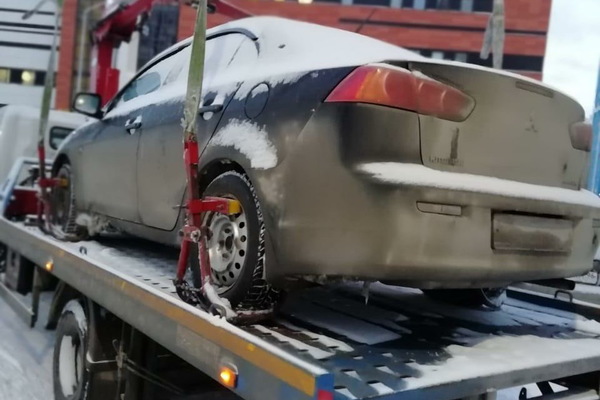 Жительница Екатеринбурга лишилась автомобиля за долги по кредитам - Фото 1