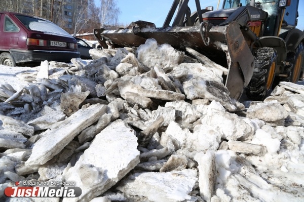 Коммунальщики усилят очистку от снега второстепенных дорог Екатеринбурга  - Фото 1