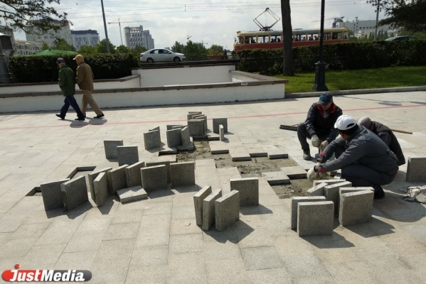 Екатеринбургская общественница посчитала сумму штрафов за срыв благоустройства центральных улиц Екатеринбурга - Фото 1