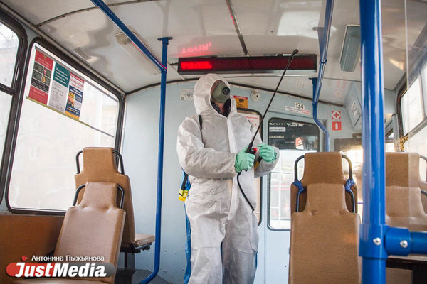 Екатеринбуржцы становятся свидетелями дополнительных мер по борьбе с коронавирусом в общественном транспорте - Фото 1