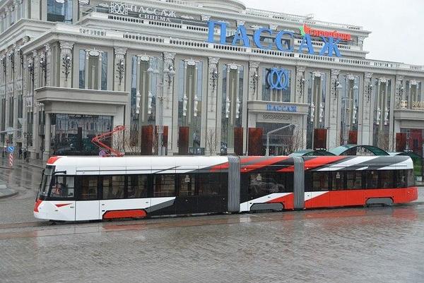 В Екатеринбурге начали испытывать новый трехсекционный трамвай - Фото 1