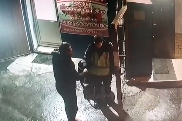 В Екатеринбурге вынесли приговор гаишнику, который получил взятку от выпившего водителя - Фото 1