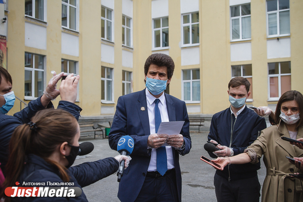 В Екатеринбурге итоговая явка на голосовании по вопросу изменения Конституции составила 45% - Фото 1