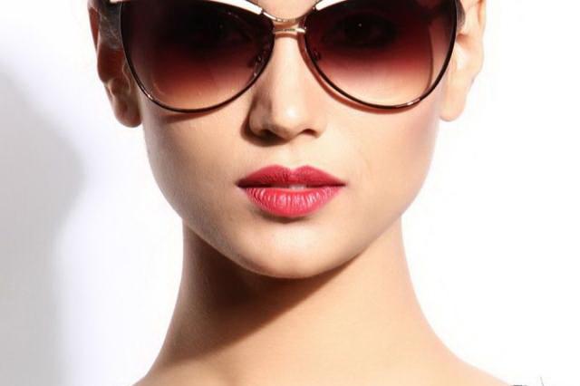 Очки «стрекозы» – отличная защита от солнца и навязчивых поклонников - Фото 1