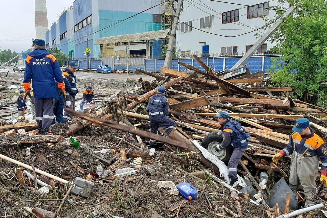Глава МЧС по поручению Путина прилетит в Нижние Серги, где объявлен режим ЧС - Фото 1