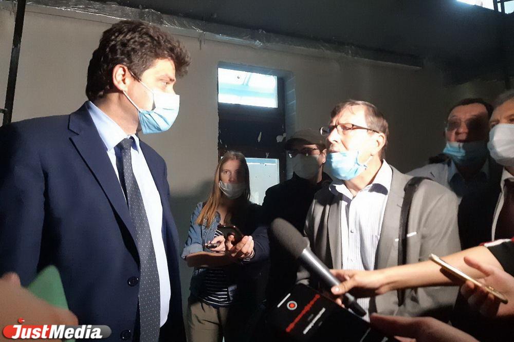 «Мы не можем вкладывать столько каждые 20 лет».  Высокинский попросил сэкономитьна ремонте Театра кукол - Фото 1