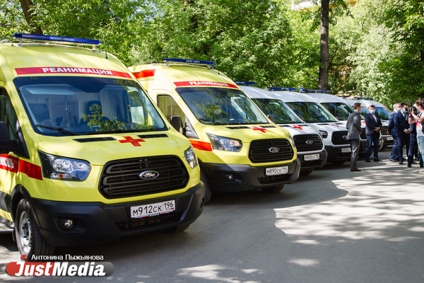 В Екатеринбурге не все водители скорых получили доплаты за перевозку пациентов с COVID-19