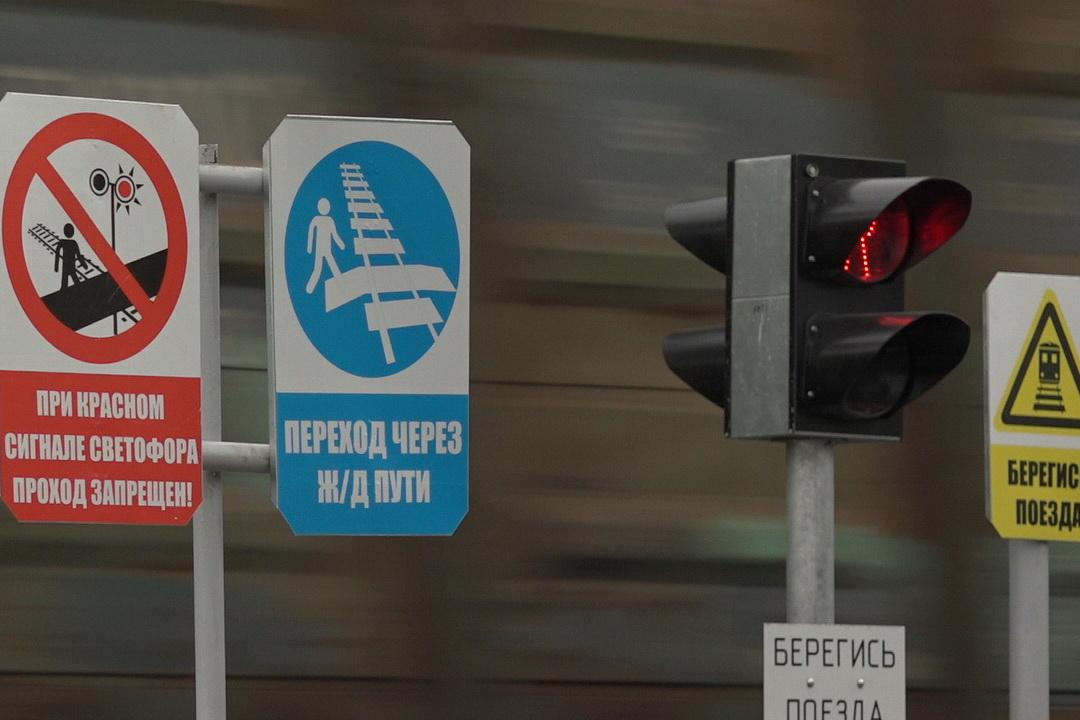 СвЖД построила еще два современных пешеходных перехода через железнодорожные пути - Фото 1