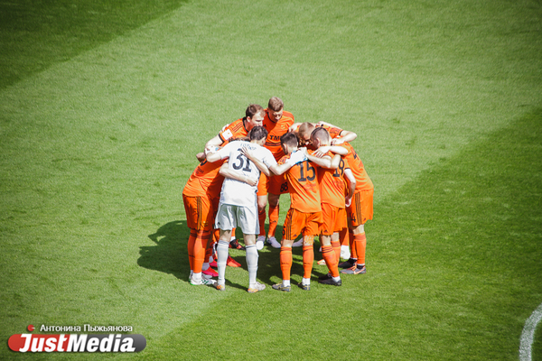 Полузащитник ФК «Урал» Эрик Бикфалви подарит коллективу ЦГБ №3 новый автомобиль