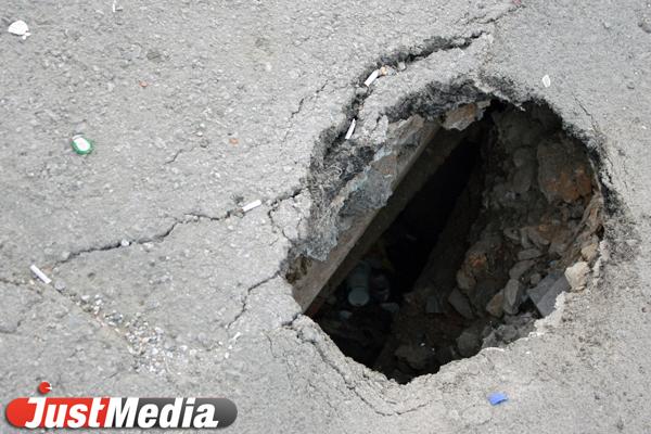Уралец отсудил у дорожников 133 тысячи рублей за неогороженный котлован, куда он влетел на своей иномарке - Фото 1
