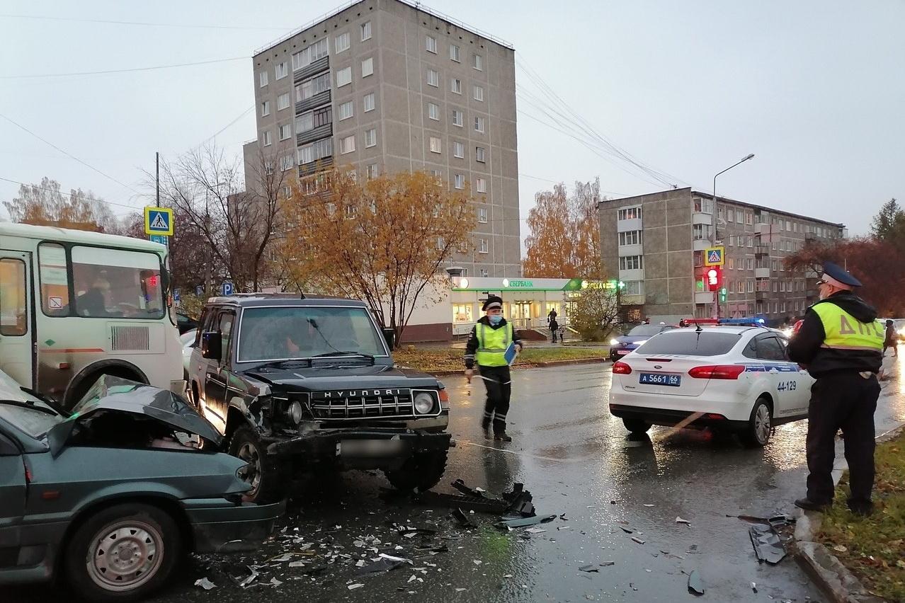 В Первоуральске в ДТП серьезно пострадала двухлетняя девочка - Фото 1