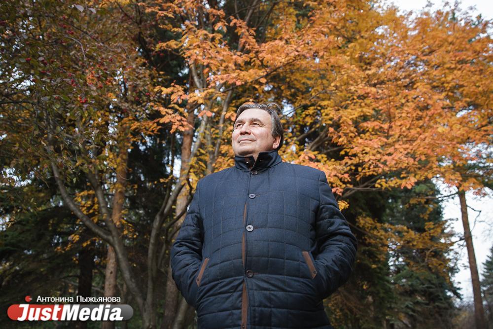 Прогулка с JustMedia.ru. Николай Смирнов – о дендрарии: «Я здесь гулял с родителями, потом с сыном, а теперь с внучкой» - Фото 1