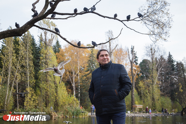 Министр ЖКХ Николай Смирнов: «Ранняя осень – наиболее спокойное время года: отопительный сезон начался, урожай собран». В Екатеринбурге +1  