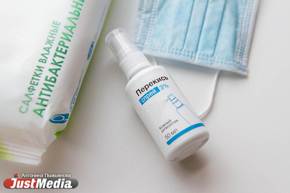 Ученый-эпидемиолог объяснил, почему переболевшим COVID-19 все равно нужно носить маску - Фото 1