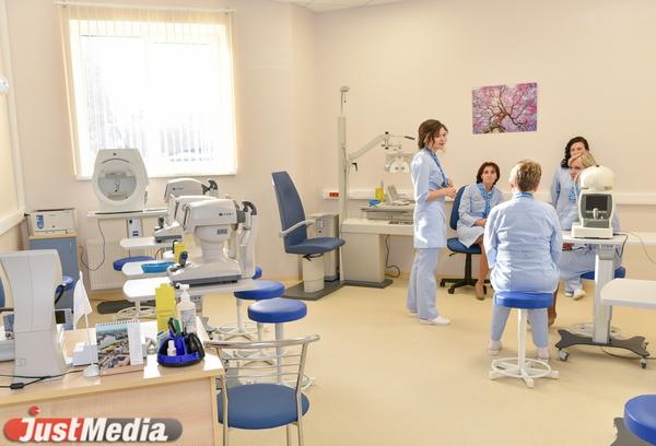 Медиков «красной зоны» Екатеринбурга накормят горячей едой - Фото 1