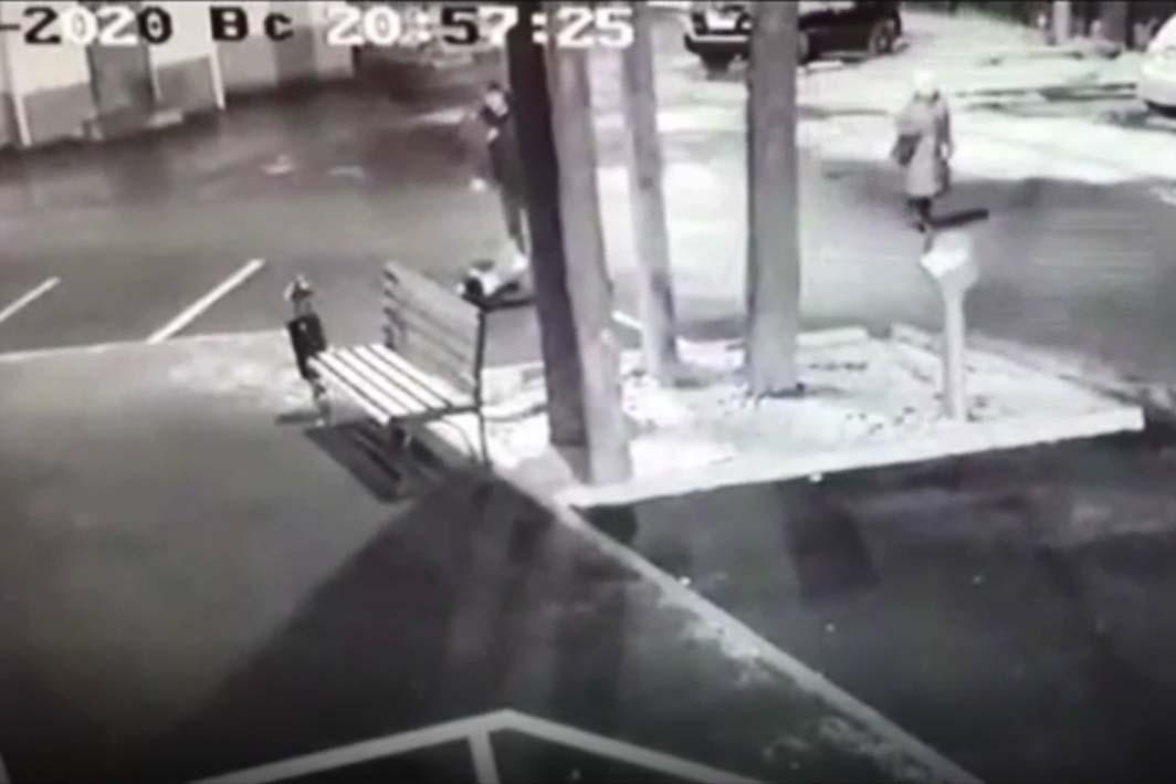 В Реже 28-летний местный житель после ссоры с близкими избил прохожего до состояния комы - Фото 1