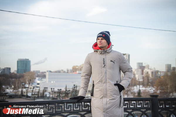 Александр Федотов, шоу «Золото Геленджика»: «Недавно прилетел из Москвы. Безумно холодно у вас. Отвык я уже от таких морозов». В Екатеринбург -5 