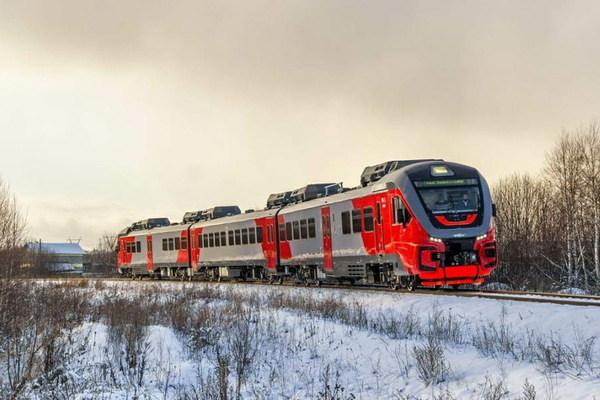 Три современных рельсовых автобуса модели РА3 прибыли для работы на СвЖД - Фото 1