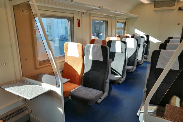 Новые комфортабельные вагоны начали курсировать в составе пригородных поездов на направлении Екатеринбург – Алапаевск – Сосьва - Фото 1