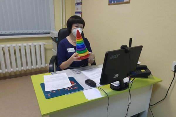 Родителей недоношенных малышей начали консультировать через Интернет