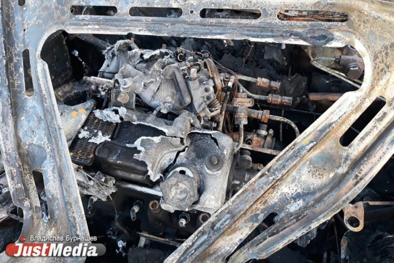 Ночью в Екатеринбурге сгорел «БМВ X5» - Фото 1