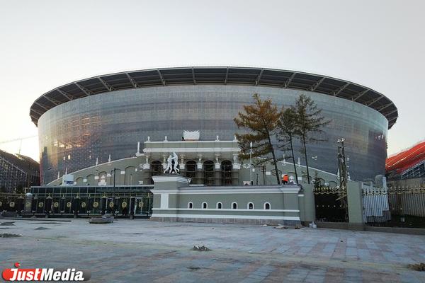 На стадионе «Екатеринбург-Арена» вместо временных трибун установят двусторонние медиаэкраны - Фото 1
