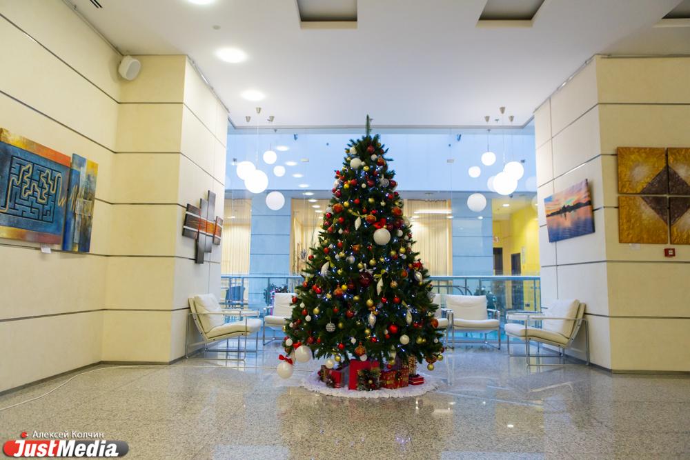 Губернатор Свердловской области рекомендовал компаниям отказаться от новогодних корпоративов - Фото 1