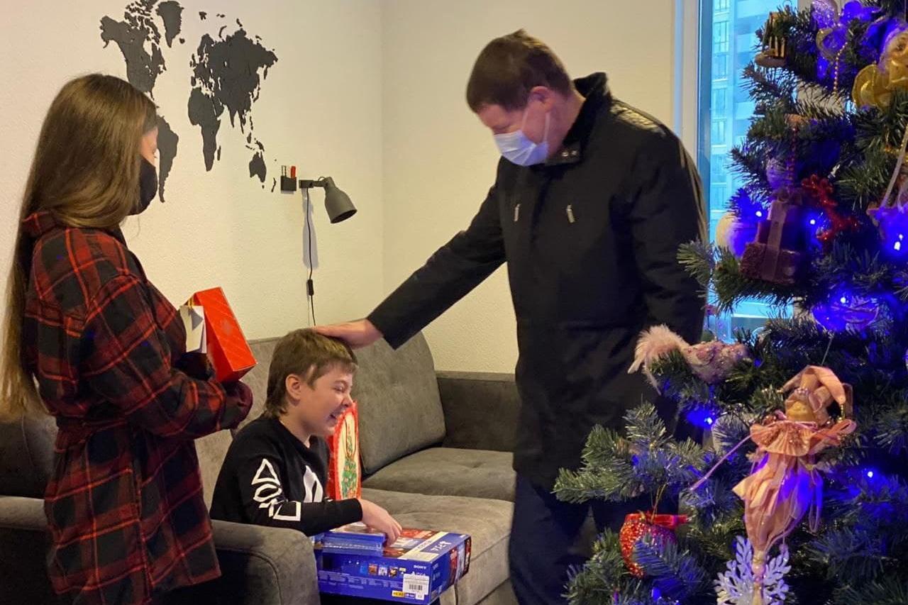 Свердловский чиновник исполнил мечту юного екатеринбуржца на «Елке желаний» - Фото 1
