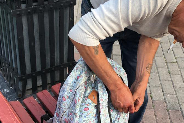 В Екатеринбурге на станции «Первомайская» пассажирка отказалась познакомиться с мужчиной, и он ударил ее ножом в грудь - Фото 1