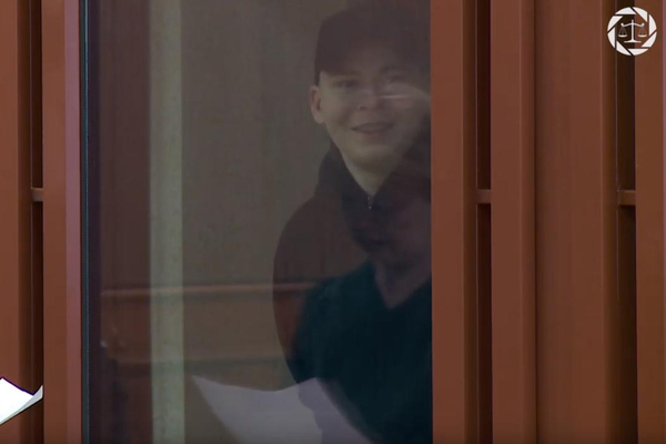 В Облсуде огласили приговор свердловчанке, которая вместе с бойфрендом вырезала свою семью - Фото 1