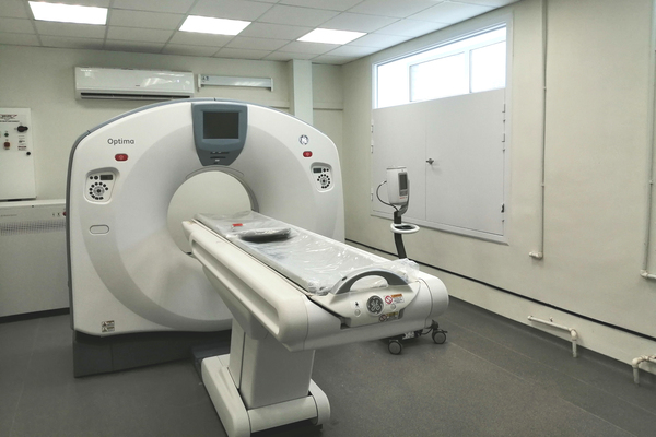 Новый компьютерный томограф установлен в больнице Каменска-Уральского - Фото 1