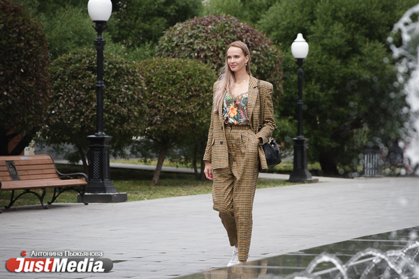 Мария Воногова, волейболистка: «Уральское лето дает возможность продемонстрировать весь гардероб: от легких пуховиков до летних топов». В Екатеринбурге +28 - Фото 1