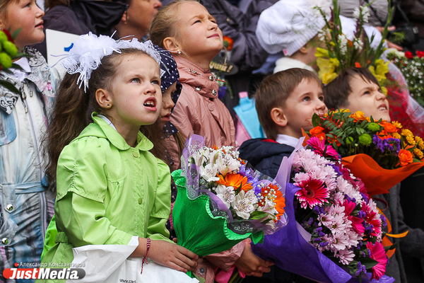 Не все школы Свердловской области начнут 1 сентября с торжественных линеек - Фото 1