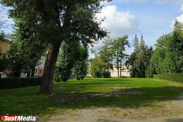 Зрителям Green Royal Fest выдадут дождевики и рассадят за два кресла друг от друга - Фото 1