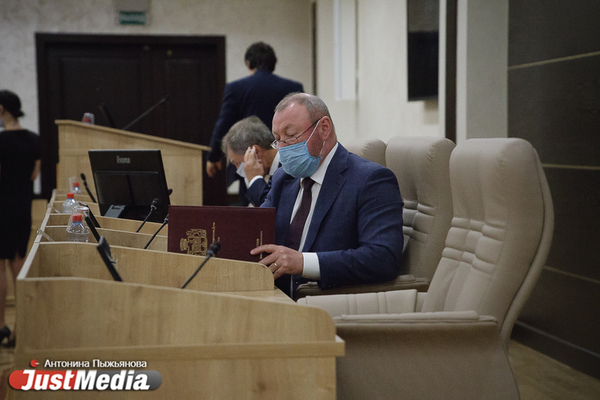 Депутаты создали интригу вокруг нового почетного гражданина Екатеринбурга - Фото 1