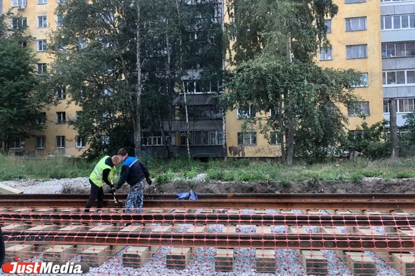 В Екатеринбурге из-за строительства трамвайной линии закроют движение транспорта по Шефской - Фото 1