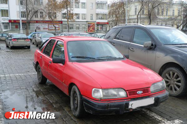 В Невьянске приставы арестовали у местного жителя за долги по кредитам «Форд Фокус» - Фото 1