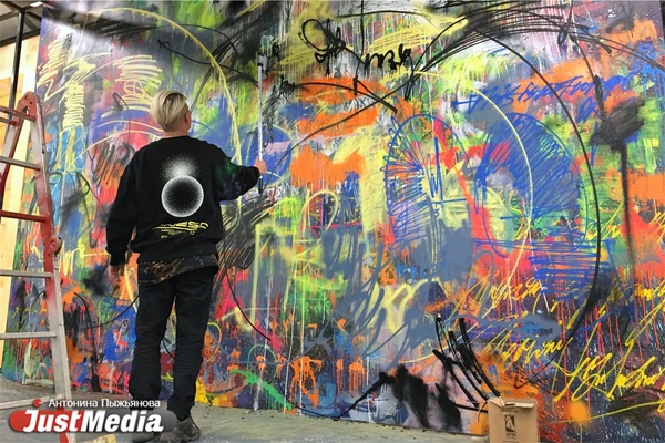 Покрас Лампас создал в Екатеринбурге циклораму для селфи - Фото 1