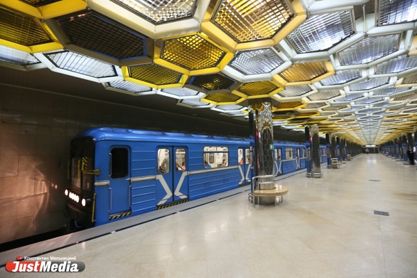 Екатеринбуржцы без масок не смогут проехать на метро - Фото 1